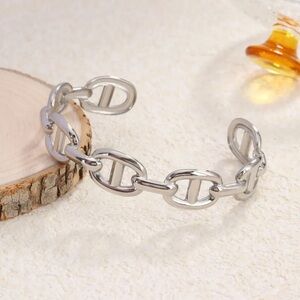 Classic Link Style Bangle